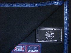 60% MOHAIR & 40% WOOL SUITING FABRIC IN BLACK MADE IN ENGLAND = 285 g/m. = 3.8 m
