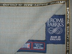 90% SUPERFINE WOOL + 10% POLYAMIDE SUITING FABRIC MADE IN ENGLAND = 2.4 m