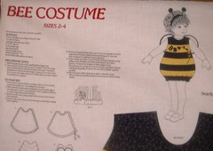 HALLOWEEN COSTUME – BUMBLE BEE – Costume Fits Toddlers Sizes 2-4 60″ Wide PANEL