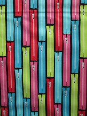 THREAD SPOOLS OF THREAD BRIGHT COLORS BLACK COTTON FABRIC FQ