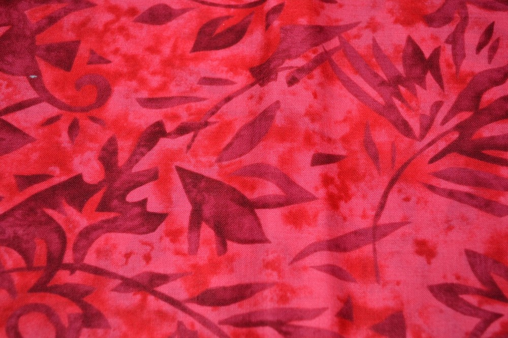 Red / Dark Red with Leaves 100% Cotton Batik Quilting Fabric –44″ x 19″