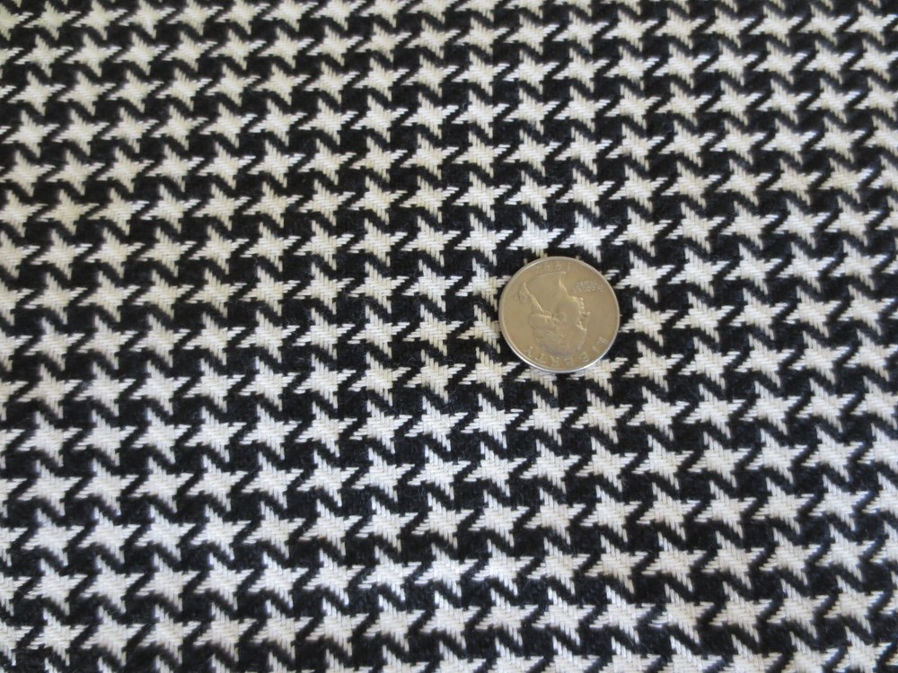 3625. BLACK & WHITE WOVEN Apparel COTTON/COTTON BLEND FABRIC–59″ x 7-3/8 yds.