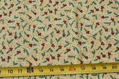 By 1/2 Yd/Red Berries Green Pine-Needles on Marbled-Tan Cotton/SSI/Pearson,P9300