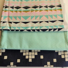 Tote Bag Patterns by Alexis Marcelle Abegg for Making 3 Bags Green Bee Kit