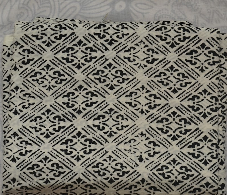 White & Black Hand Block 4 Yard 100%Cotton Fabric NO TARRIF CHARGES 100%✅KK17