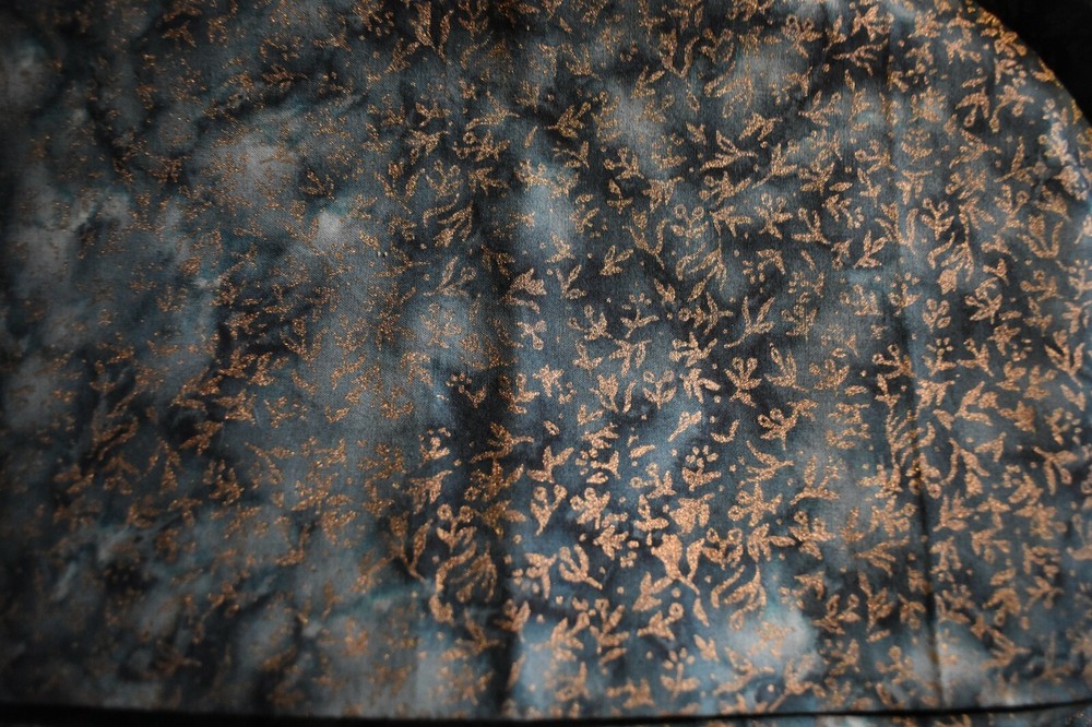 GOLD METALLIC DESIGN ON DISTRESSED GREEN 100% COTTON FABRIC 45X44 INCHES