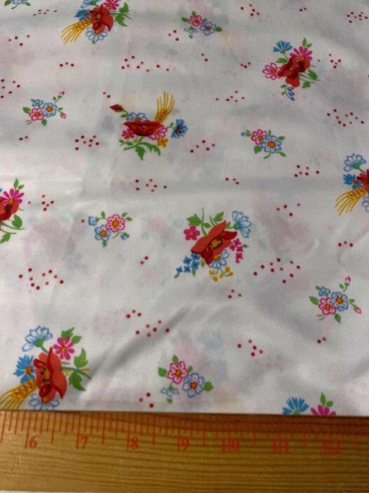 nylon polyester fabric/floral design on white background 47″ by 64″