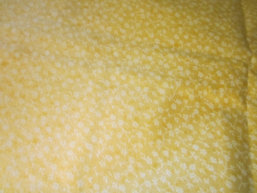 F7134, Sale, Fabric Traditions, 2007, copyright NTT, 3 yds vintage calico print,