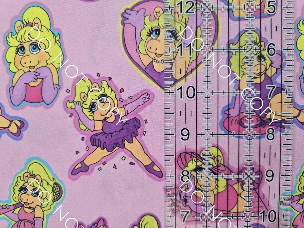 Custom Cotton Woven Fabric TV Show Miss Piggy Cartoon By The 1/4 Yard 9×56