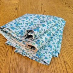 Vintage 60s Blue & White Cotton 5 yds Floral Grid Pattern 37W x 182L Lightweight