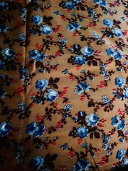 VTG Shades of Blue & Red Florals on Caramel Brown 44″x21