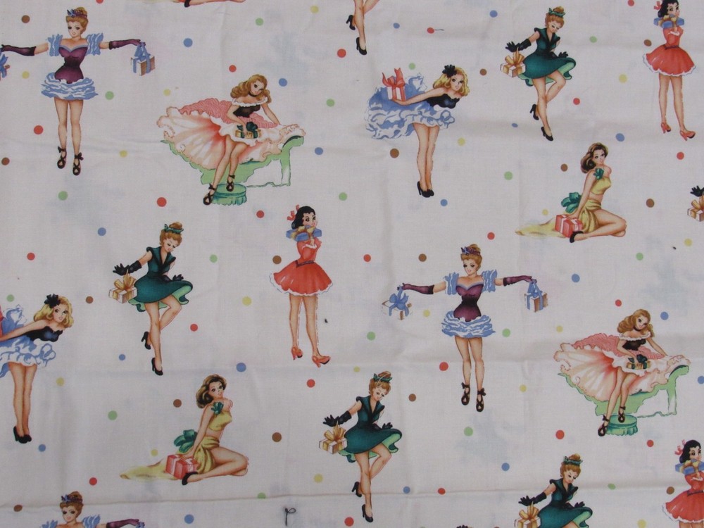 Retro Michael Miller PARTY GIRLS Large Pin Ups Off White Cotton Fabric 27″x44″