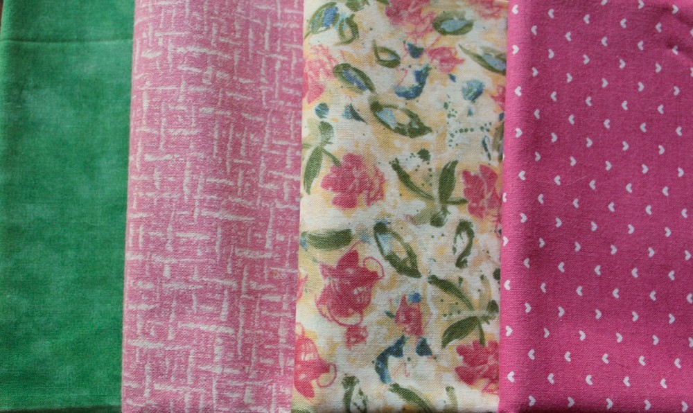 LOT 4 Fat Quarters Pink Hearts Green Pink Green & Pink Floral Solid Green