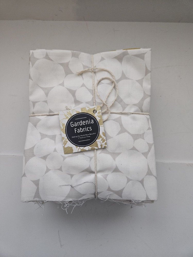 Gardenia Fabrics by Andover 27 PC Fat Quarter Bundle 44 X 18