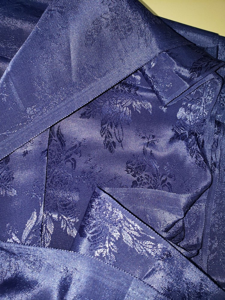 PREMIUM SATIN SILKY FABRIC 180″ x 44″ Gorgeous Shiny Print Navy Blue #WC66