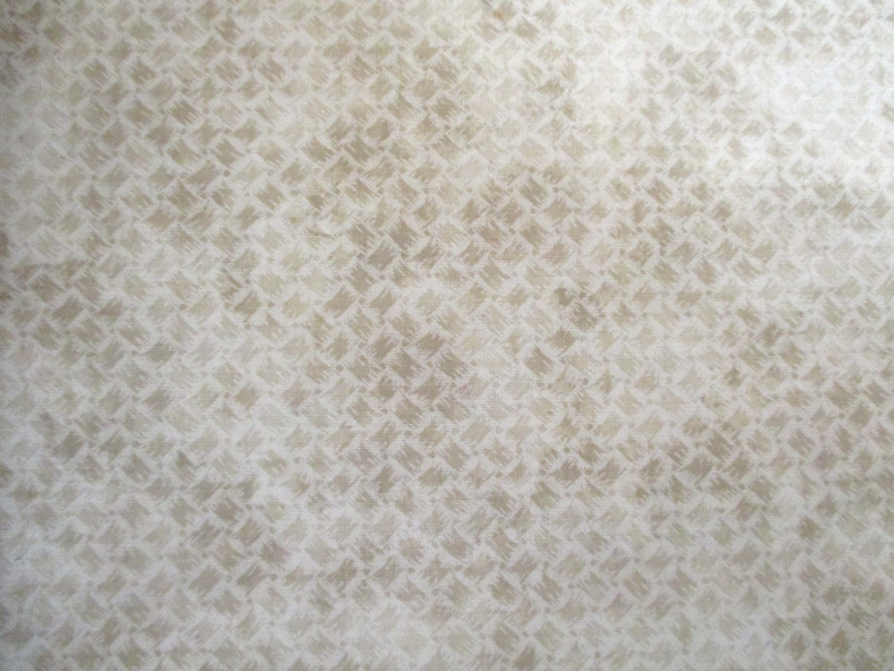 6-1/2 YDS CREAMS TO LT TANS DIAMOND PATTERN 100% COTTON OOP 2000