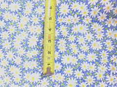 FRABRIC TRADITIONS 108″ X 44″ BLUE WHITE DAISEYS