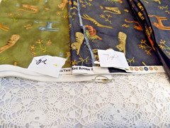 3 PC QUILT BUNDLE 100% COTTON “BACK YARD FRIENDS” RED ROOSTER FABRIC-CATS -LOT