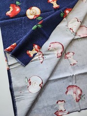 2x Lot Blue Red Apple Print Cotton Sewing Craft Quilting Fabric Interior