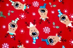 BTY*HOLIDAY*CHRISTMAS REINDEER HEADS WITH SCARVES ON RED FLEECE FABRIC 60X36″