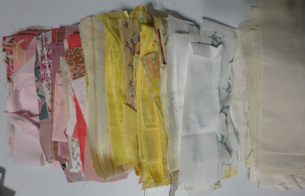 5 lb 14 oz Box Pink Yellow Assort Fabric Scraps Most 2″-4″ narrow pieces FSBTB86