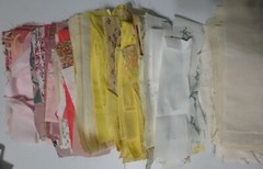 5 lb 14 oz Box Pink Yellow Assort Fabric Scraps Most 2″-4″ narrow pieces FSBTB86