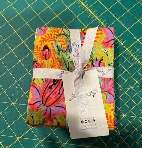 Tula Pink”Tiny Beasts 6 pc. Fat Quarter 18″ x 22″ Bundle