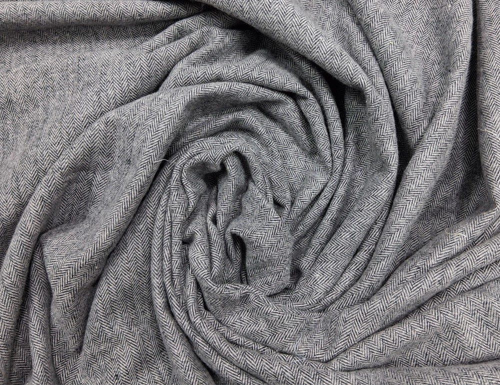 Vtg Gray Herringbone Fabric Wool Cotton Blend 3 Yards x 48″ Soft Suiting Apparel