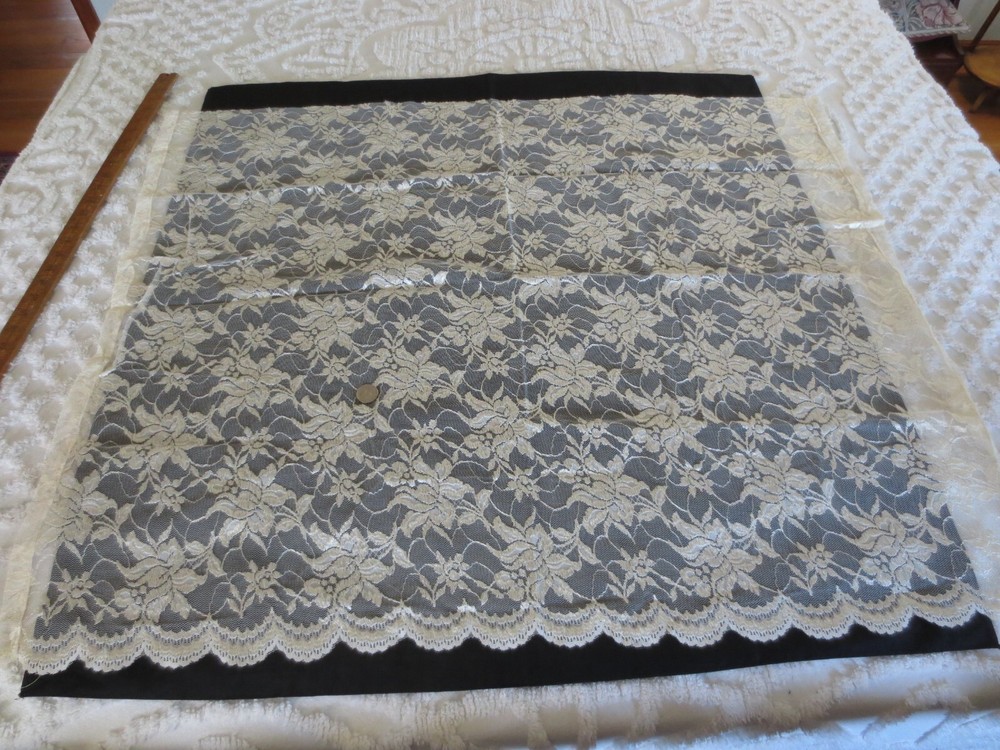 4433. ECRU FLORAL LACE w/ SCALLOP-EDGED Synthetic PANEL – 40″ x 32″ long