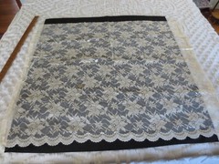 4433. ECRU FLORAL LACE w/ SCALLOP-EDGED Synthetic PANEL – 40″ x 32″ long
