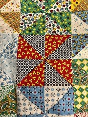 VTG 1970`s Faux Feed Sack Prints 3″ Pinwheel Squares Cheater Quilt 18″X18″ BTFQ