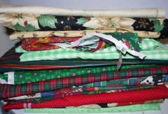 lot 5 lbs 3 oz Vintage Christmas Fabric crafts quilt sewing projects scraps