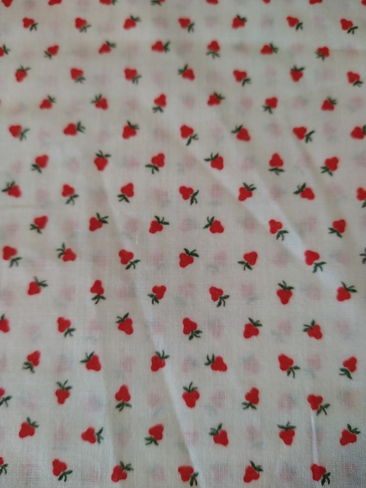 Vintage Tiny Strawberries Red & White Fabric BTFQ 18×22