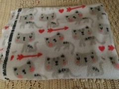 New Jo-Ann Fleece Fabric, Cats,Hearts&Arrows,Multicolor White Background,60″x44″