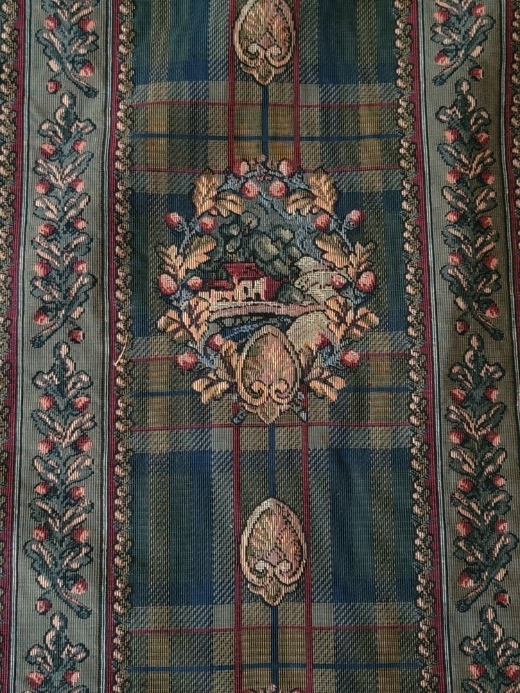 VTG Plaid Tartan Tapestry Fabric English Cottage Berries, Medallions 55” BTY