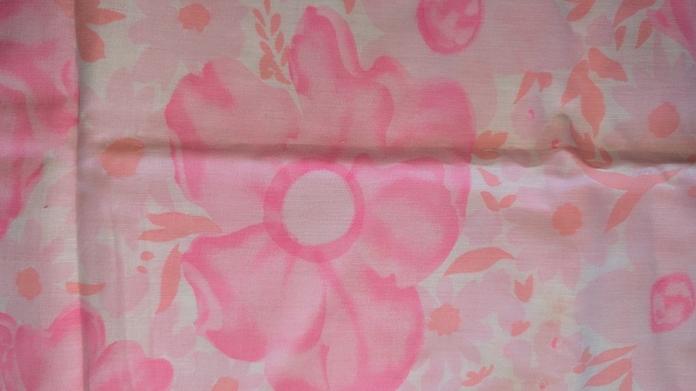 Bright Candy Pink Large Floral Cotton Blend Shirting Fabric 96″L x 46″W Pc