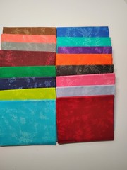 Lot of 16 Fat Quarters – Colorful Cotton Quilt Fabric Bundle – ‘Cloudy Tonal’