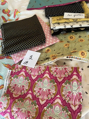 QUILTERS – Huge Lot of Pre Cut Fabric for Bee Themed Quilt(s) High End 3.7 Lbs