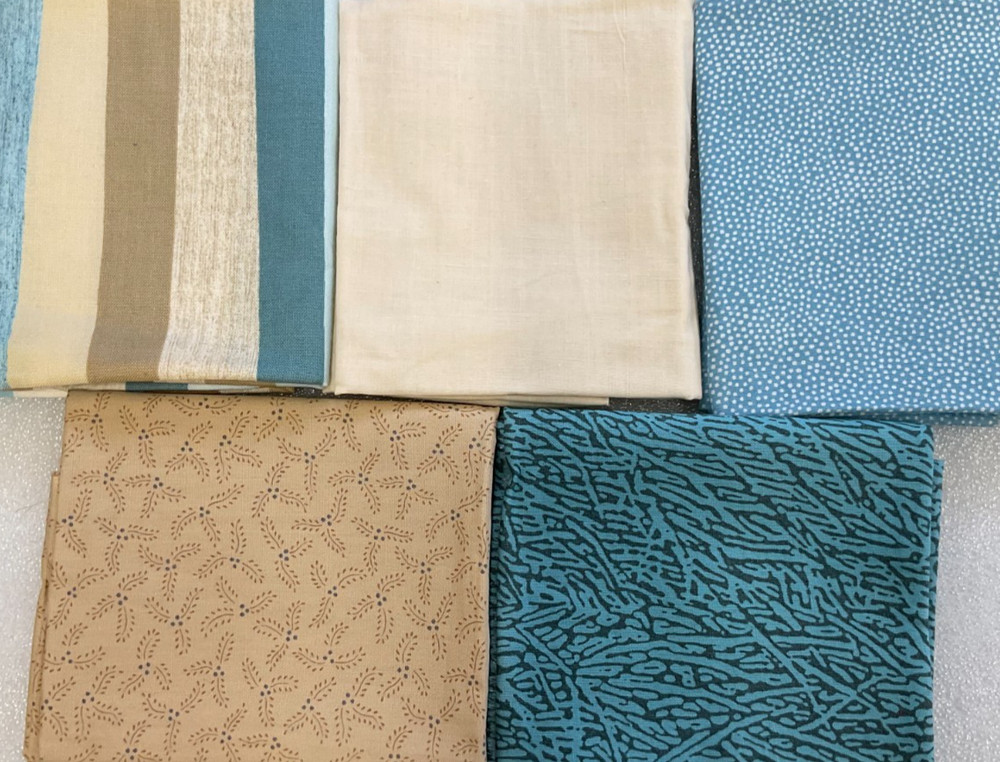 PACK #2 – 17″ x 22″ – 5 PIECE BUNDLE OF COTTON PRINT – BLUE & BEIGE