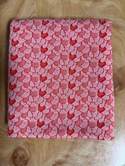 VTG 1970s POLYESTER DOUBLE KNIT FABRIC RED/WHITE SCALLOPED-2 YDS X 42 IN WIDE