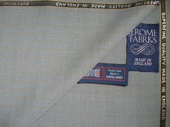 90% SUPERFINE WOOL + 10% POLYAMIDE SUITING FABRIC MADE IN ENGLAND = 2.4 m