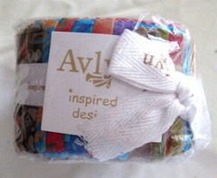 New Avlyn “Batiks” Inspired Designs Jelly Roll 40pcs 2 1/2″ x 44″