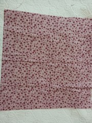 Pretty Feedsack Flour Sack Repreduction Fabric Rosy Pink & Mauve Flowers 22×44″