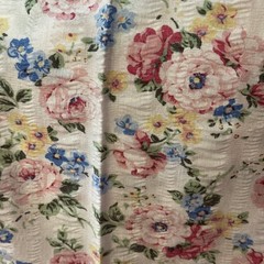 Vintage Floral on White Cotton SEERSUCKER Fabric by the 26”x106”