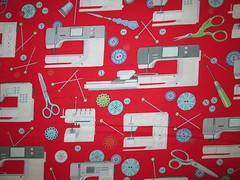 SEWING MACHINES SEWING ITEMS SCISSORS BUTTONS RED COTTON FABRIC FQ