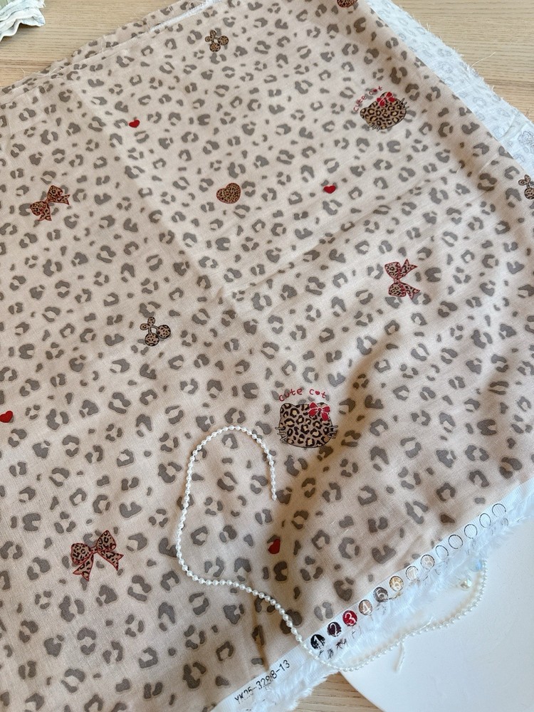 4 yds (17.5” width) Cute Leopard-Print Kitten double gauze cotton fabric 260532