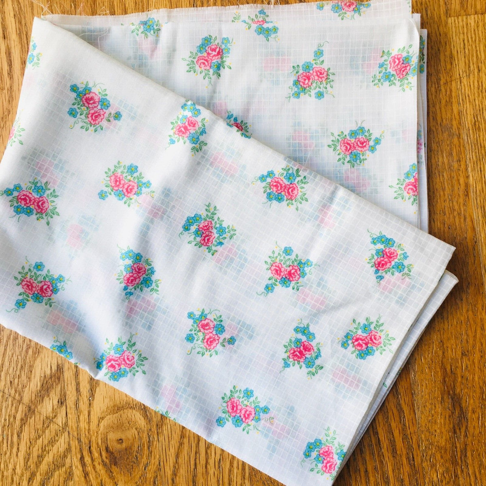 White Check Prink Floral Vintage Cotton Fabric 1.5 Yard