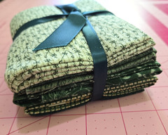 7 Fat Quarters Cotton Quilting Sewing Crafts Green Cream Fabric JO-ANN