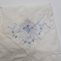 Vintage Linen Scrap Lot For Quilting & Crafting Florals Emroidery Lace Lot X 14