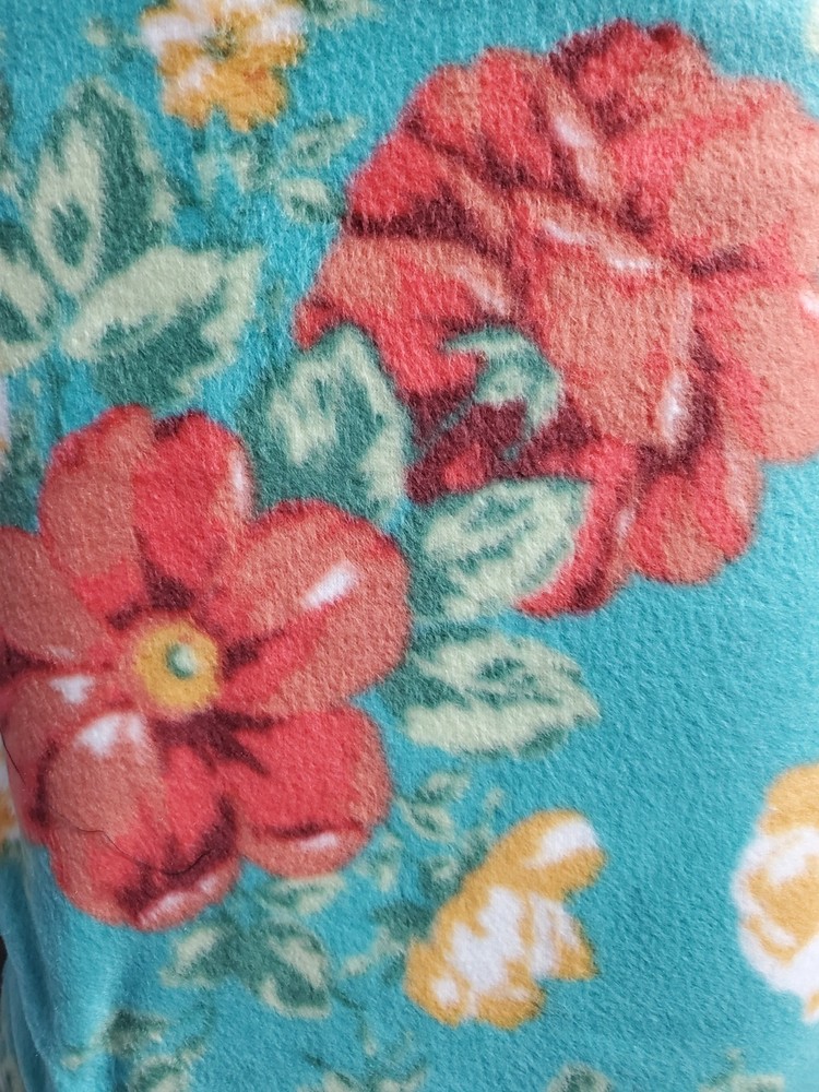 The Pioneer Woman Vintage Floral Fleece Fabric 2 Yards Rose Flowers Craft Sew